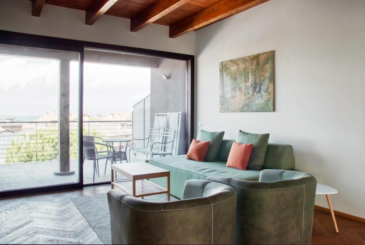 Residenza Puoti Apartment Peschiera del Garda Bagian luar foto
