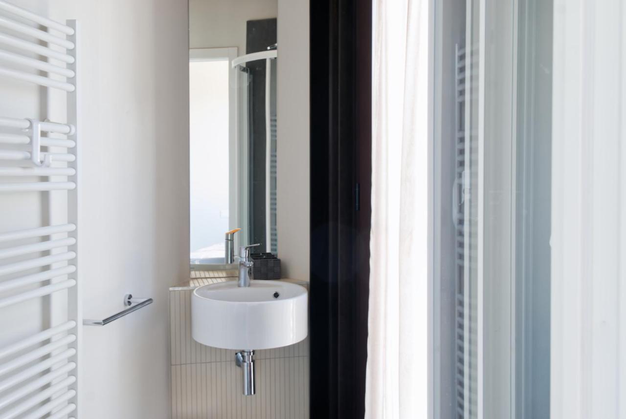 Residenza Puoti Apartment Peschiera del Garda Bagian luar foto