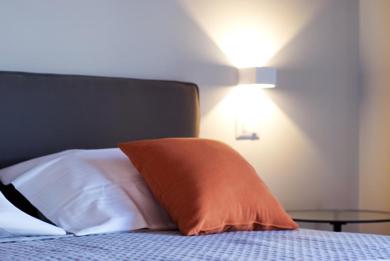 Residenza Puoti Apartment Peschiera del Garda Bagian luar foto