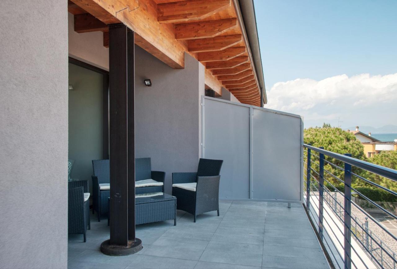 Residenza Puoti Apartment Peschiera del Garda Bagian luar foto