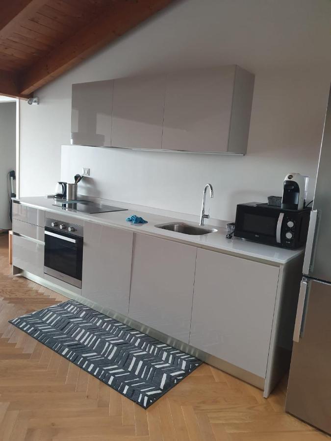 Residenza Puoti Apartment Peschiera del Garda Bagian luar foto